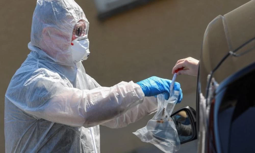 Γερμανία: Αυξάνονται τα κρούσματα σε ηλικίες κάτω των 55